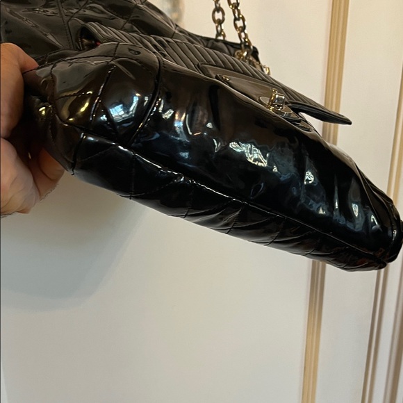 Beautiful Coach Poppy Black Quilted Patent Leather Shoulder Bag - Picture 8 of 13